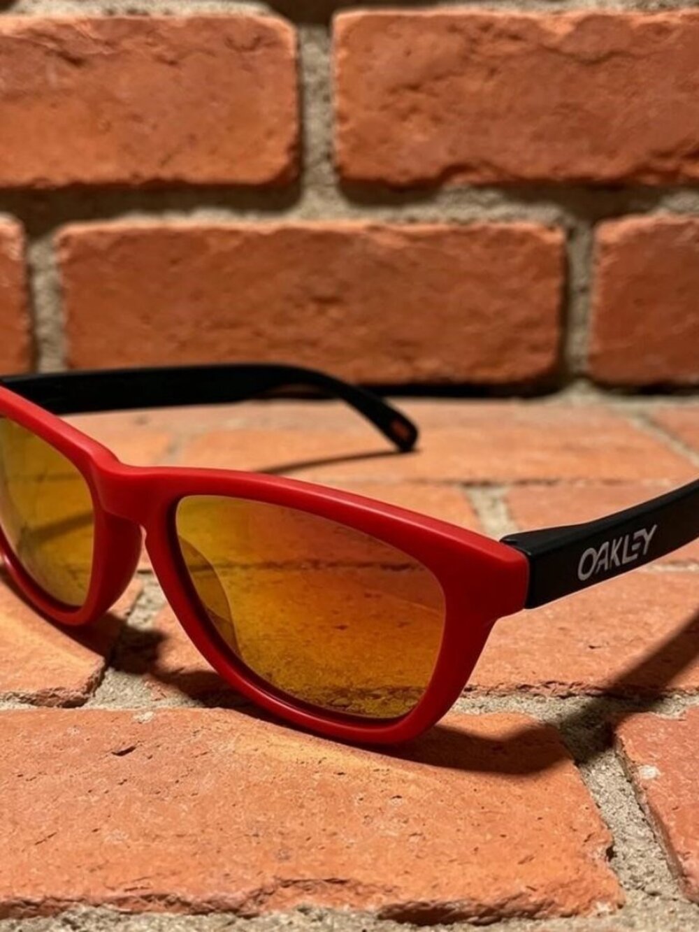 New Gucci Mens Square/Rectangle Silver Silver Red Fashion Designer Sunglasses